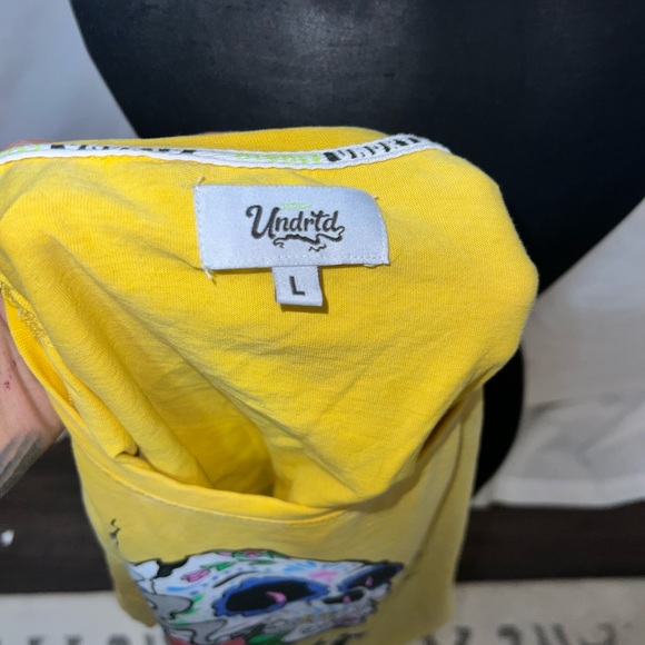 Size large these shirt are made better than affliction shirts - Picture 6 of 6